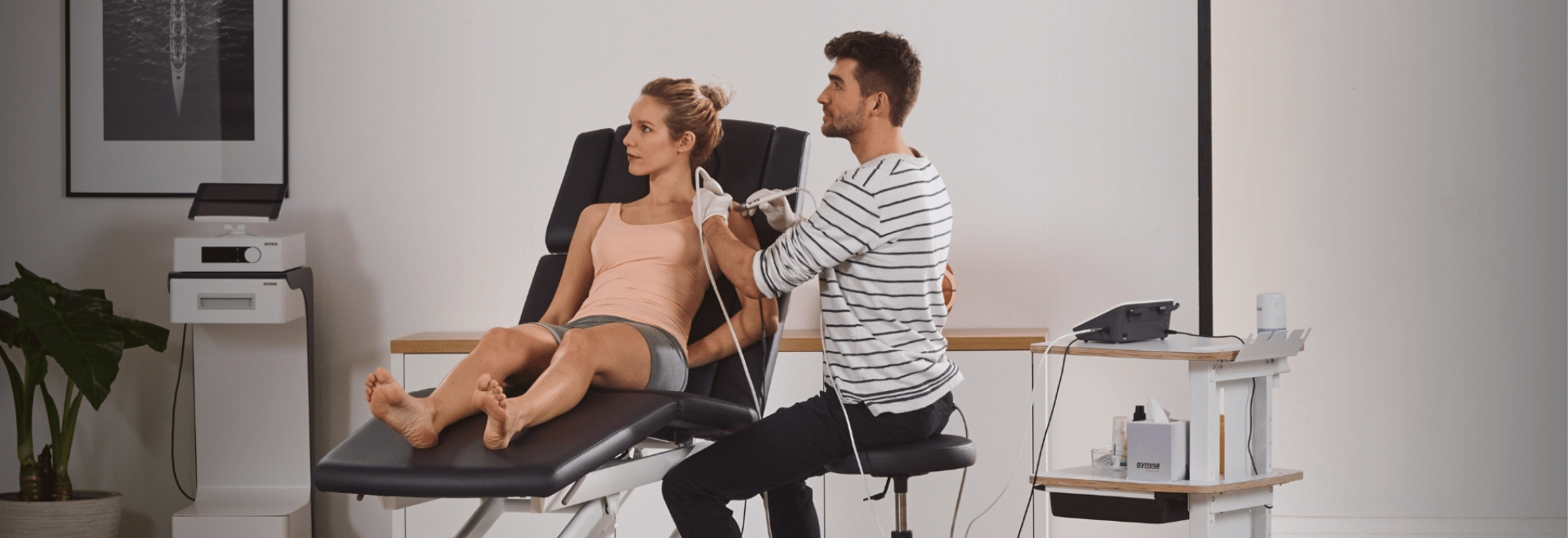 Un physiothérapeute traitant un cas complexe de douleur à l'épaule