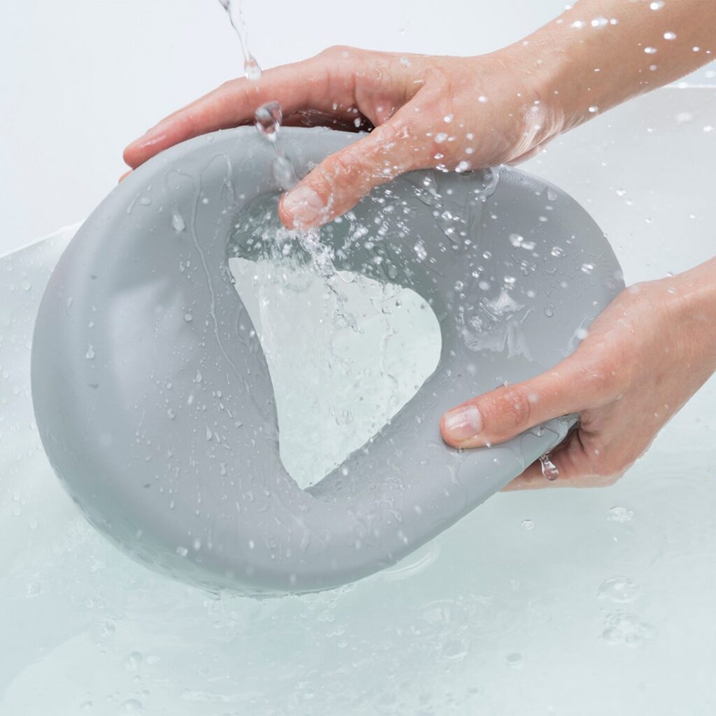 Coussin facial Ergomax réversible, adaptable à différentes morphologies pour un positionnement rapide et un nettoyage facile.