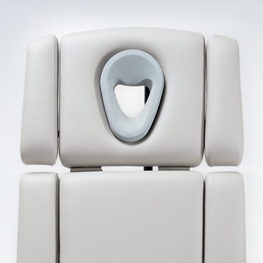 Coussin facial Ergomax réversible, adaptable à différentes morphologies pour un positionnement rapide et un nettoyage facile.